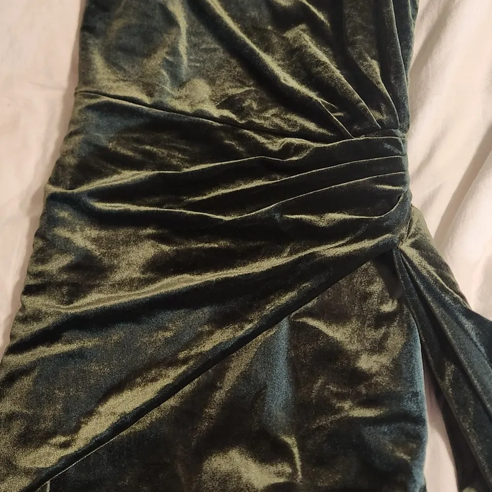 Majorelle dress from revolve. Dark green - Image 4