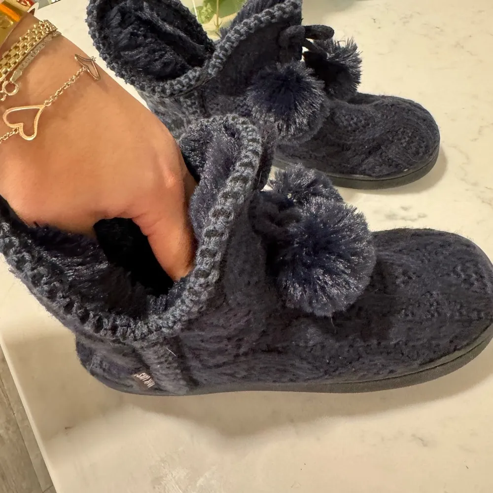 MUK LUKS bootie slippers ✨ Black Size undefined - Image 4