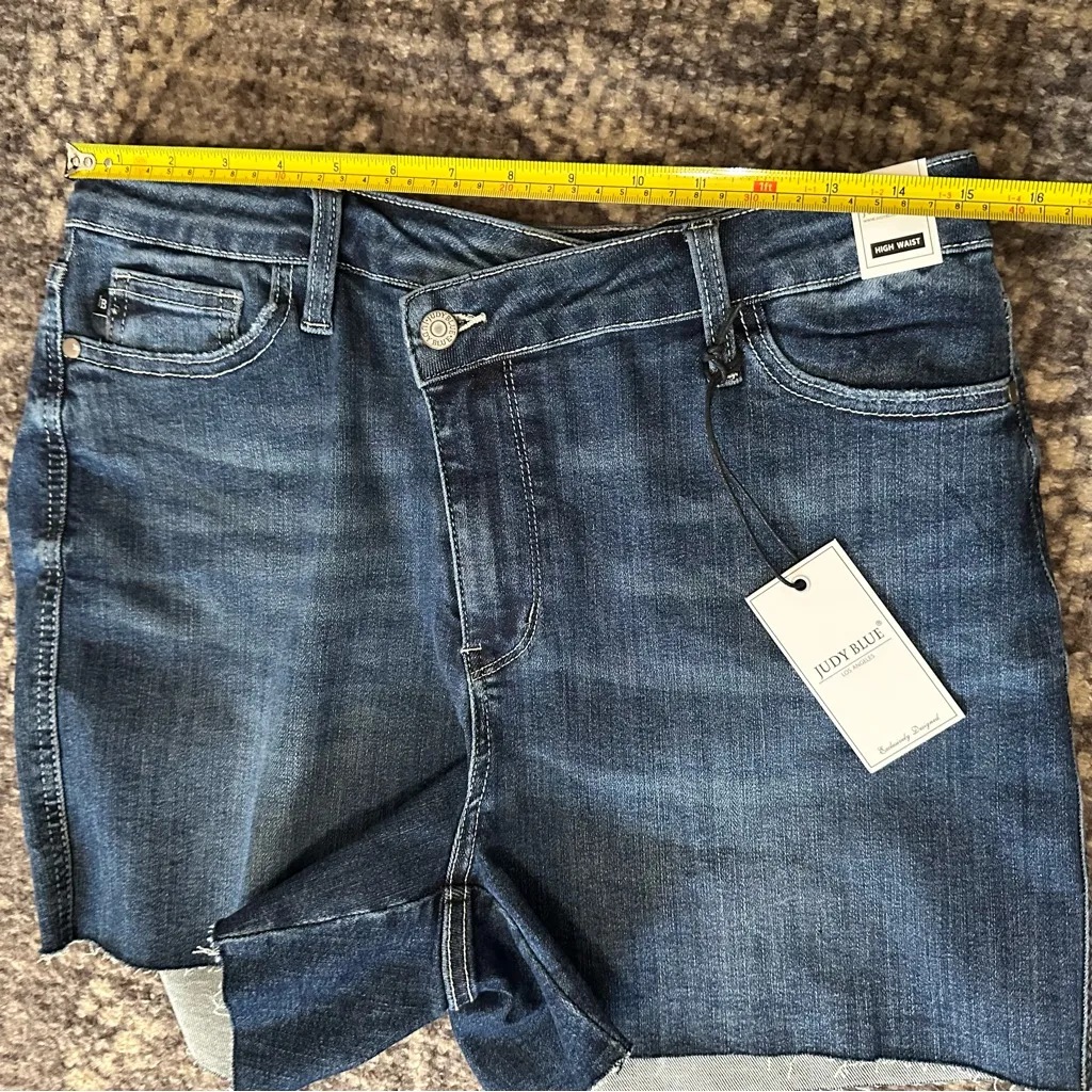 Judy Blue NWT Womens Size XL Blue Wash Criss Cross High Rise Cut Off Jean Shorts - Image 9