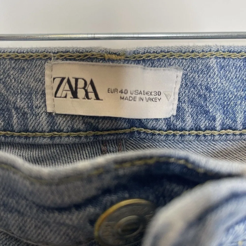Zara Button Fly Crop Jeans Raw Hem Blue Size 8 - Image 3