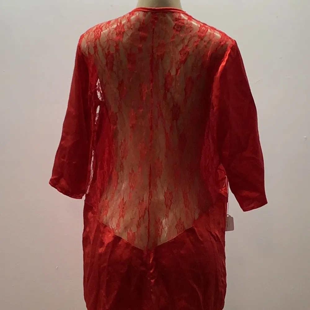 Elegant Red Satin Lace Robe No Tie New Without Tags Size undefined - Image 5