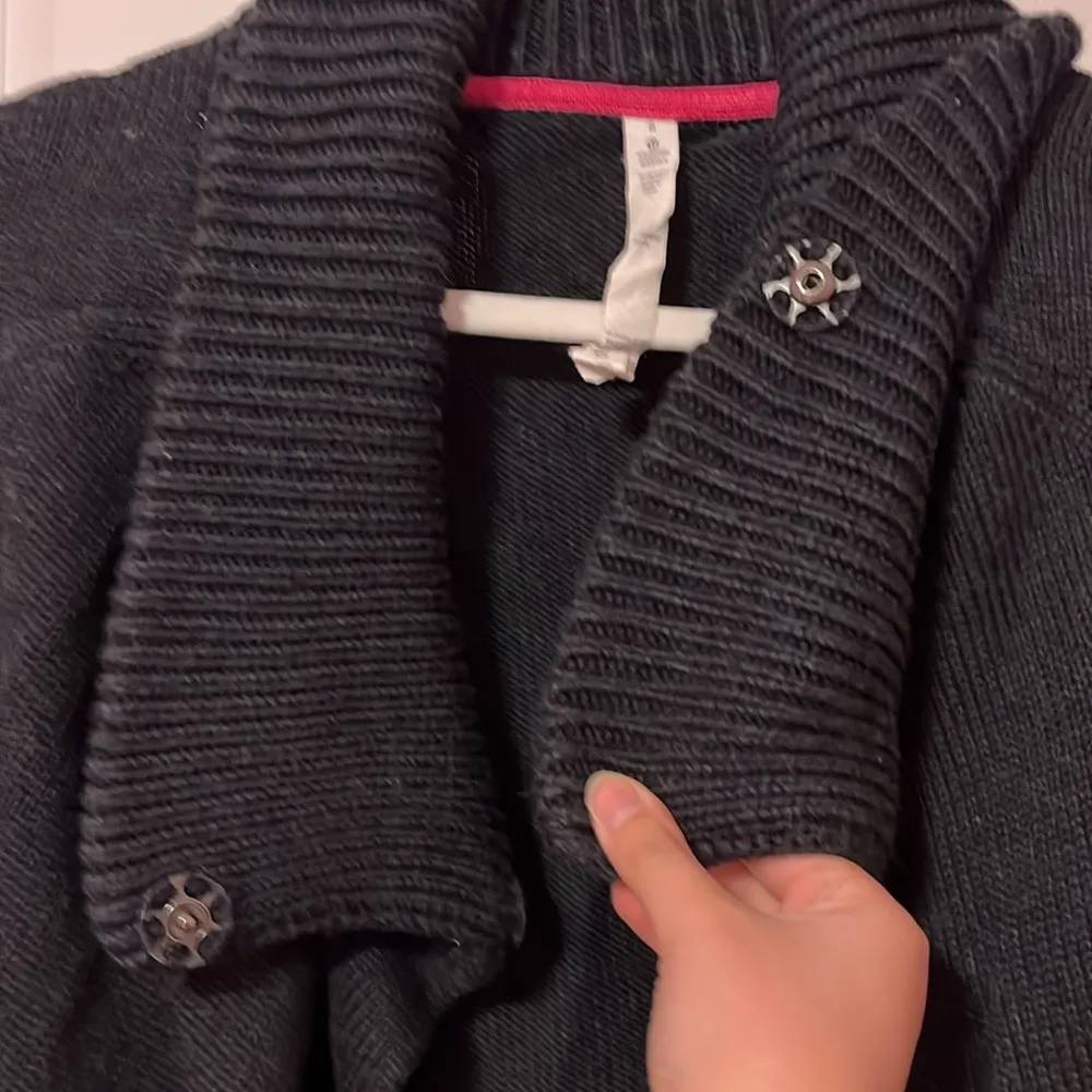 Lululemon Navy Blue Sweater - Image 3