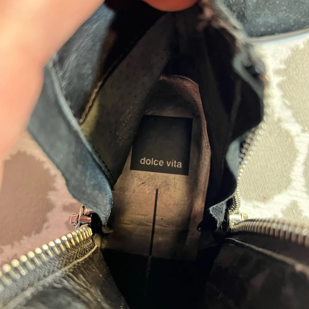 Dolce Vita Black Ankle Boots with Sleek Design Size 6.5 - Image 2