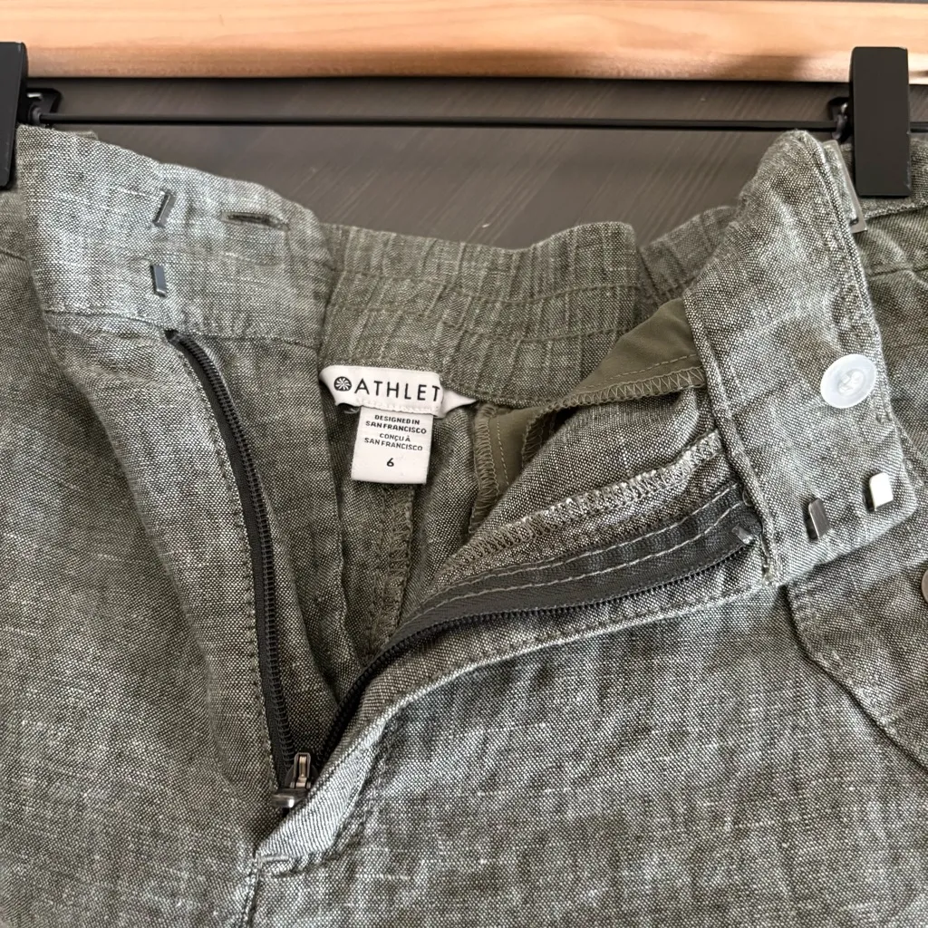 Athleta Voyager 100% Linen Shorts in Aspen Olive green Size 6 - Image 8