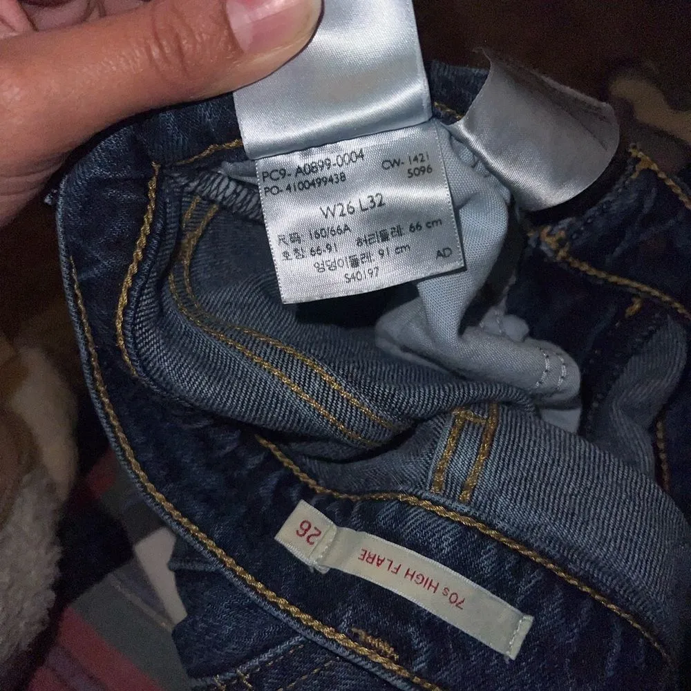 Levi 70s high rise flare jeans - Image 13