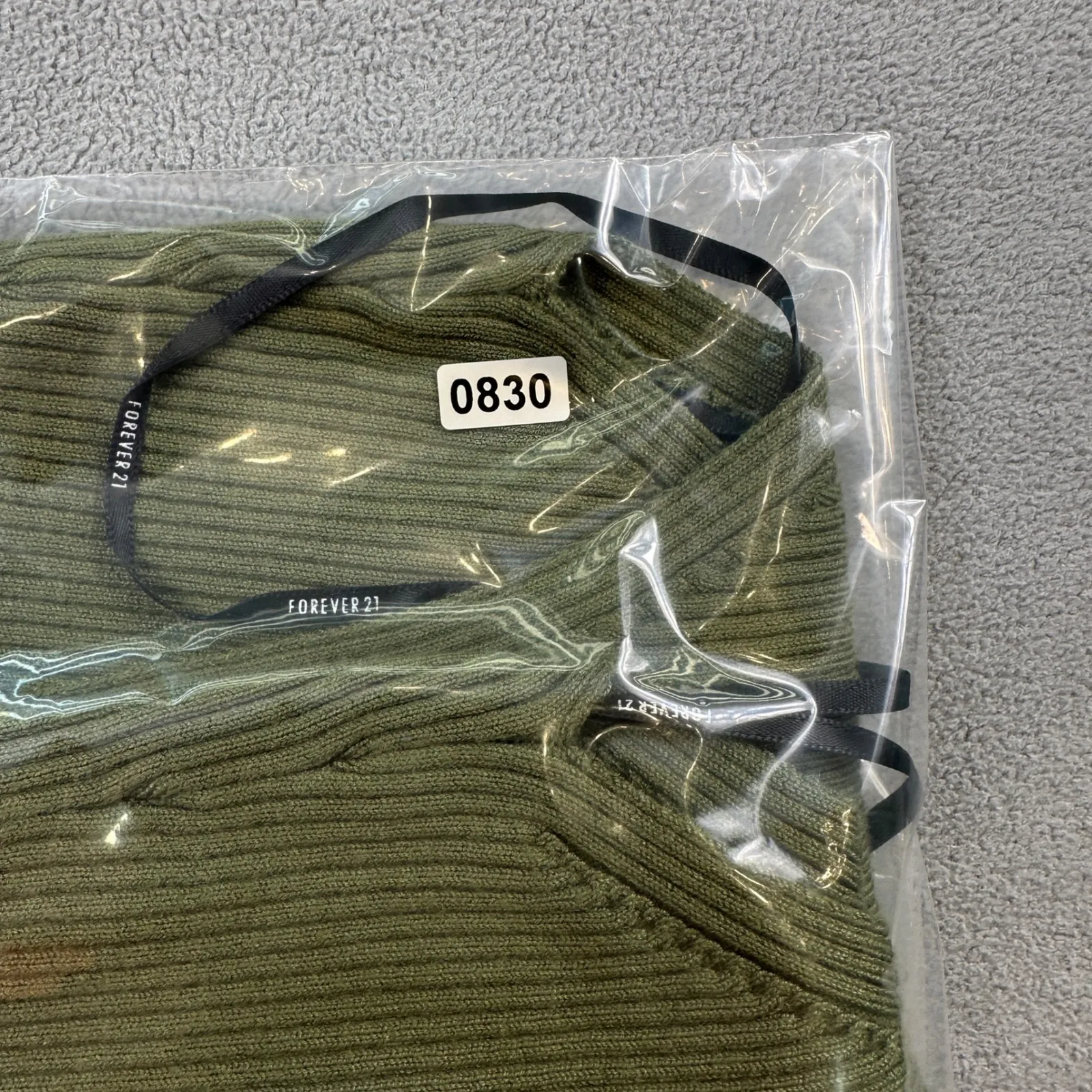 NWT Forever 21 Sweater Top L Women Halter Ribbed Knit Olive Green Backless Party - Image 8