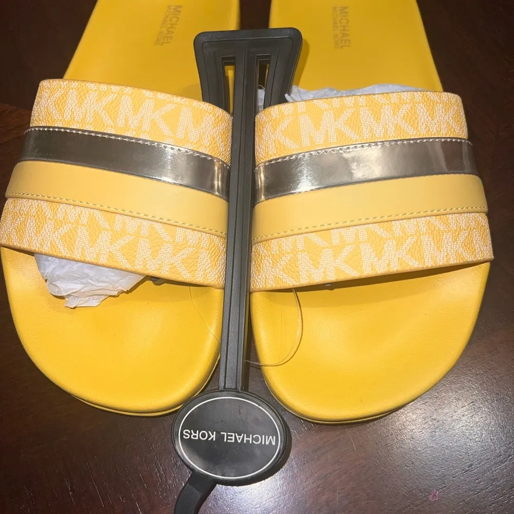 Brand: Michael Michael Kors
Michael Kors Brandy Slide Sandal - Image 4