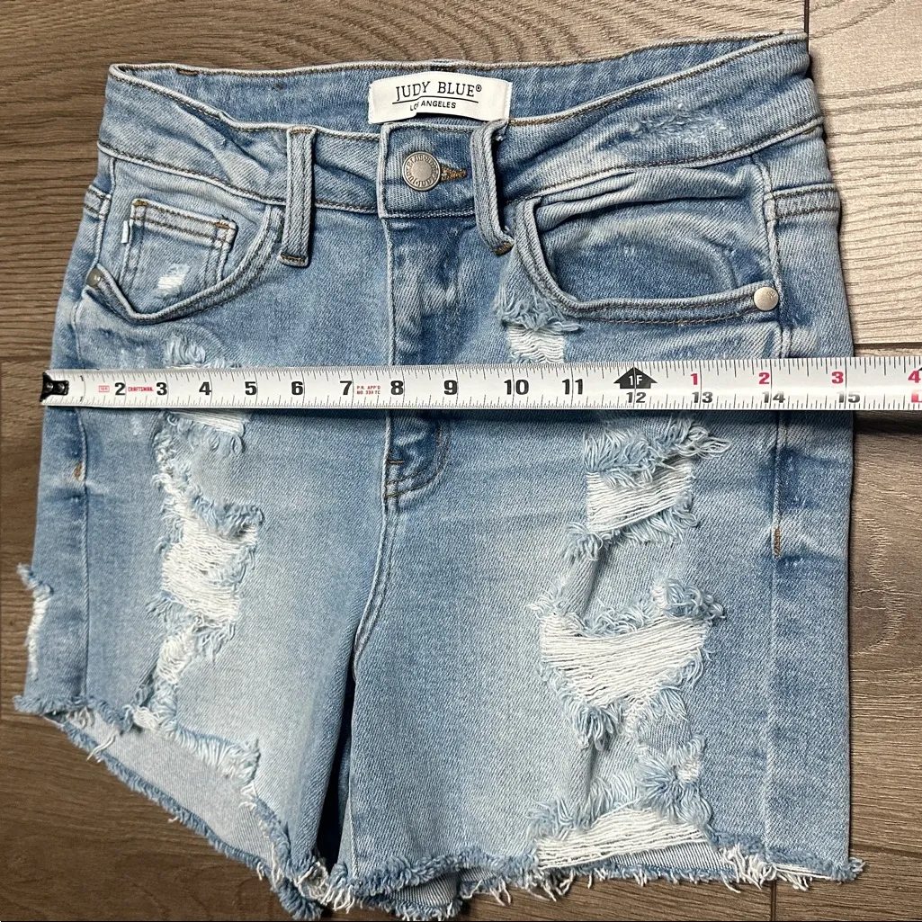 Judy‎ Blue High Rise Distressed Stretch Blue Jean Shorts Size Small - Image 7