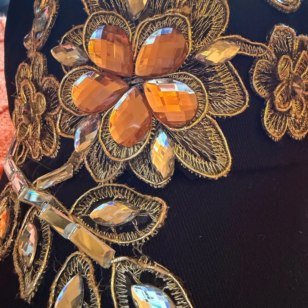 Embellished Black Cap with Floral Design w/ rhinestones. - Image 12