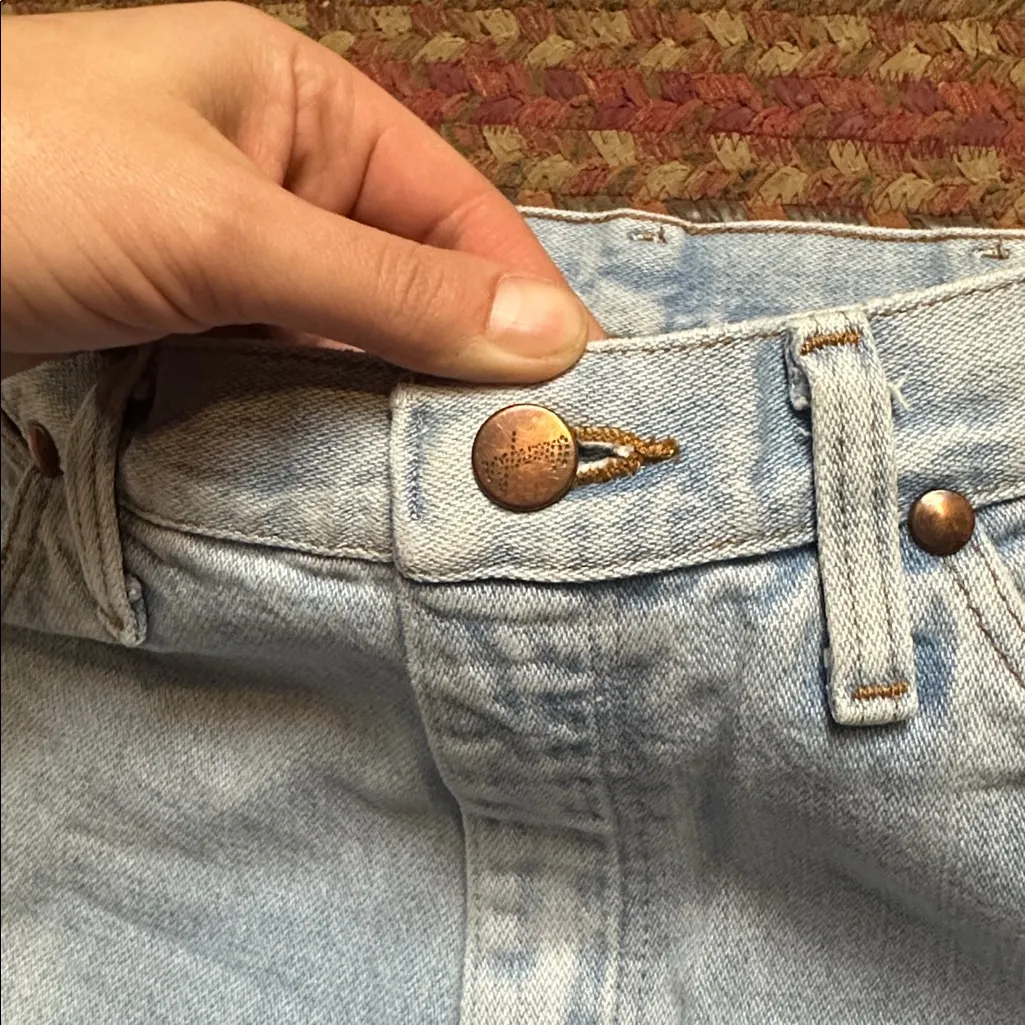 WRANGLER LIGHT WASH SLIM FIT COWBOY JEANS - Image 4