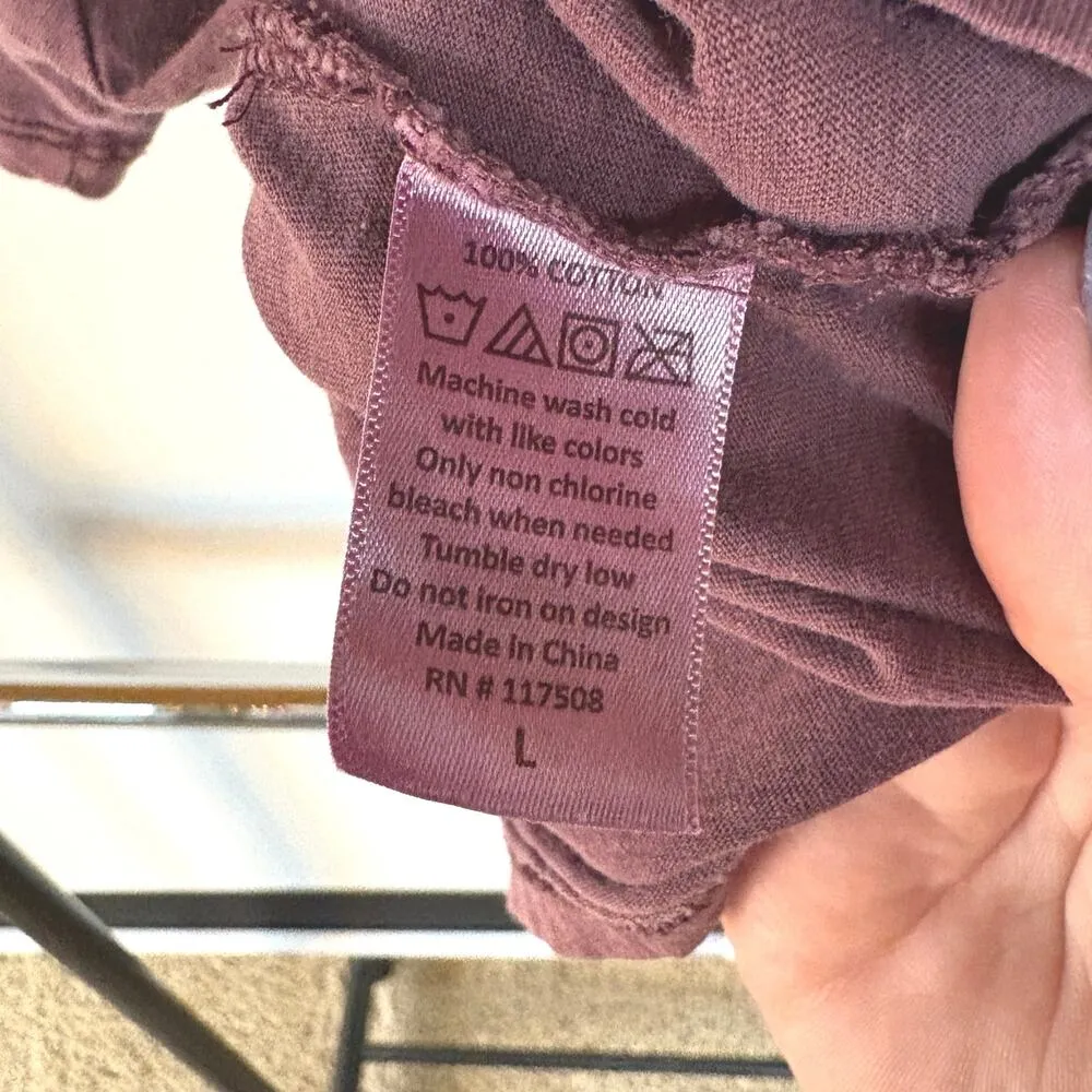 Pink Floyd Rock Band Tee Crop Top Red Graphic Logo Rainbow 80s Concert Music Size L - Image 8