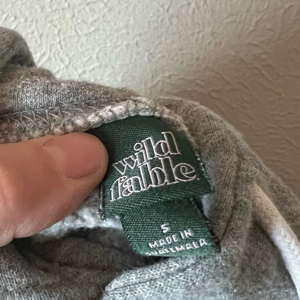 Grey Cropped Hoodie Pull Over Sweatshirt - Image 4