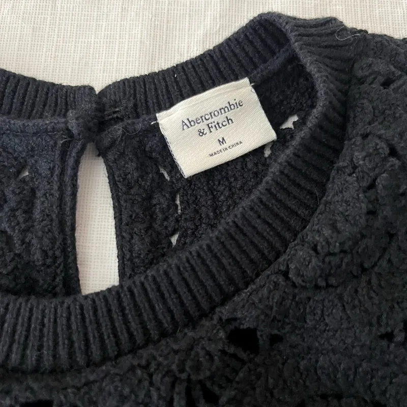 Abercrombie & Fitch Black Crochet style Knit shirt Sleeved Top - Image 3