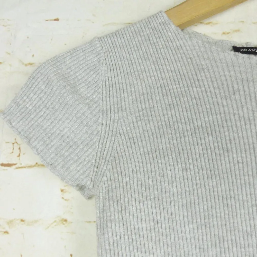 Brandy Melville Ribbed Crop Top Womens One Size Gray Lettuce Hem Short Sleeve - Image 5