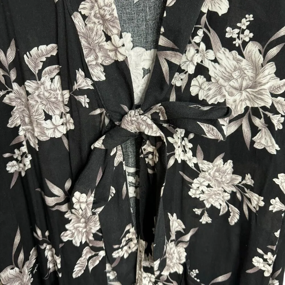 Spiritual Gangster Maya Black and White Floral One Size Kimono - Image 5