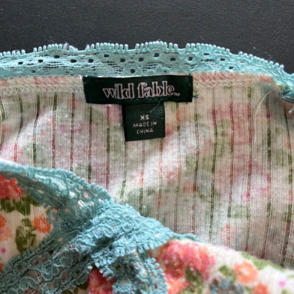 Vintage Lace Trim Floral Ribbed Tank Top Women’s Sz XS EUC Wild Fable - Image 4