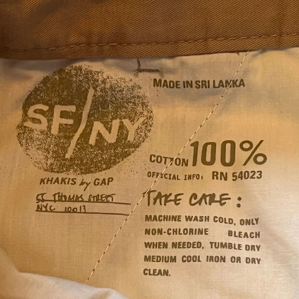 Gap  Khaki Flat Front Chino Women’s Size 8 shorts - Image 9