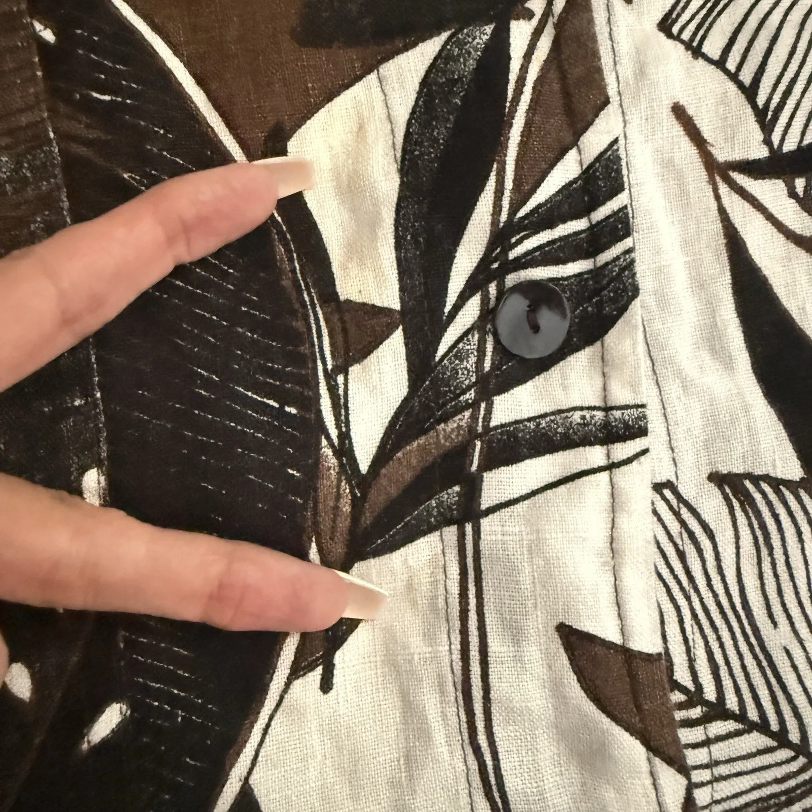 Chico’s Linen Tropical Brown Black White Pockets Buttoned Beachy jacket Large - Image 7