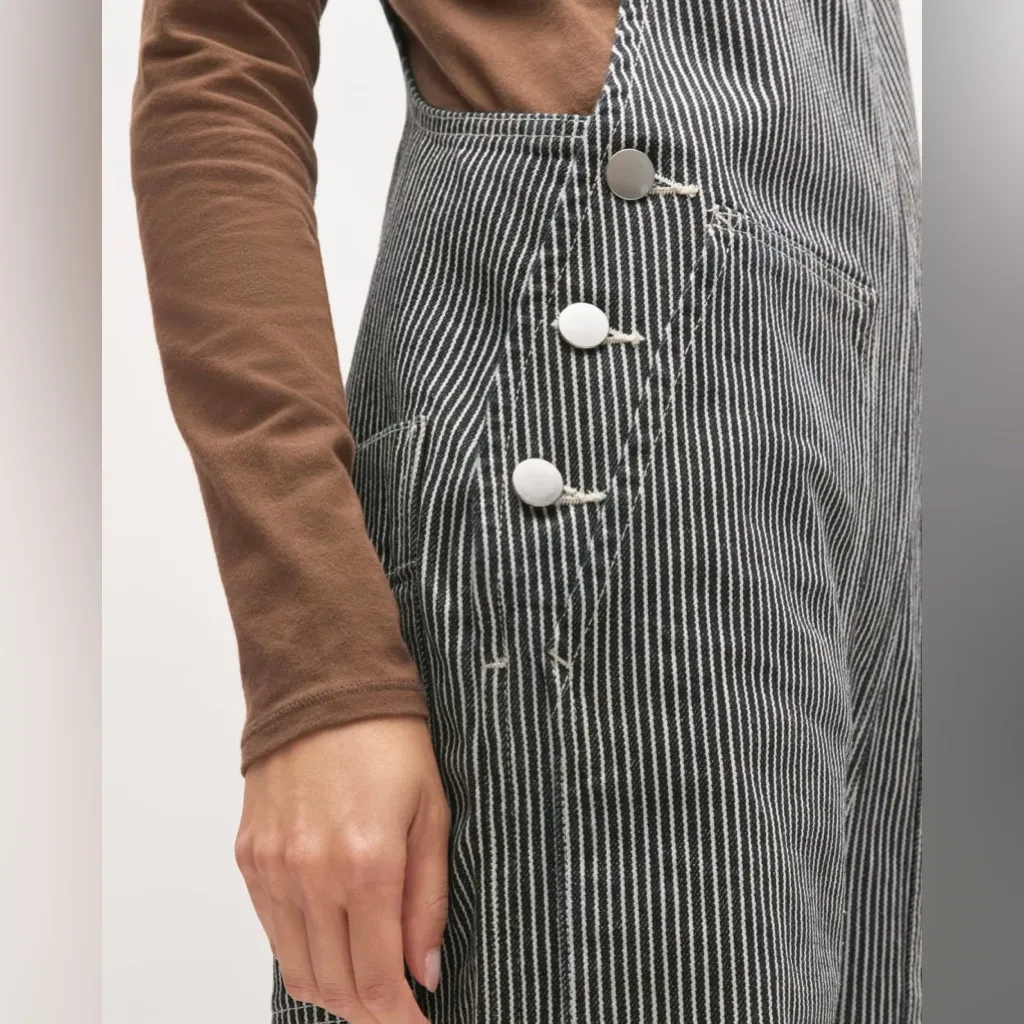 Everlane The Gardener Wide Leg Utility Overalls in Hickory Stripe Railroad - Image 6