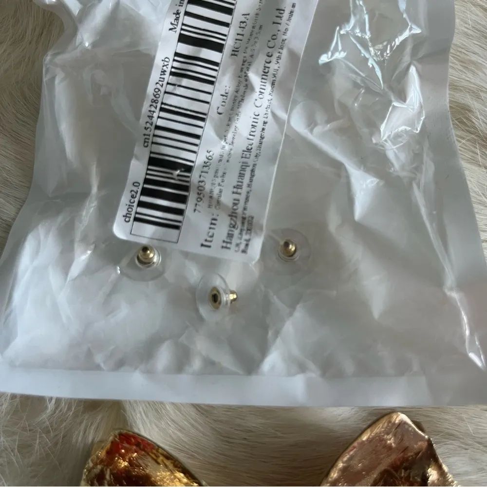 Conch Swirl Goldtone Pierced Earrings Gold - Image 4