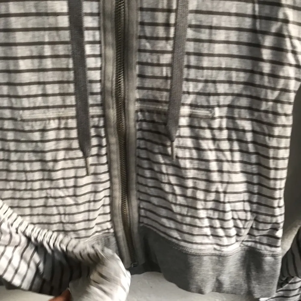 Lululemon  jacket - Image 2