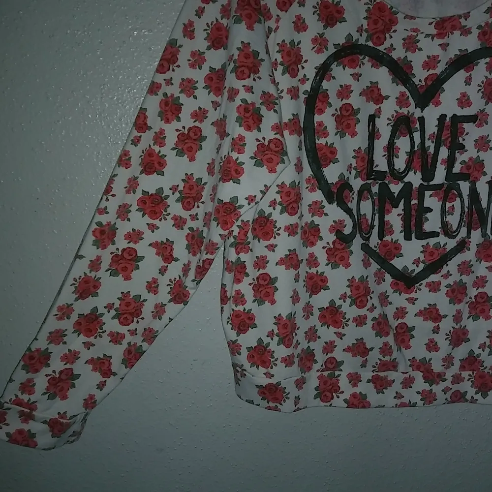 Stranded XXL Heart LOVE SOMEONE Red Floral Print Long Sleeved Top - Image 2