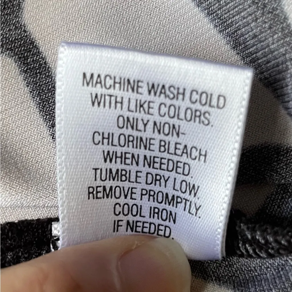 Stylish Black and Cream Women's Top - Image 8