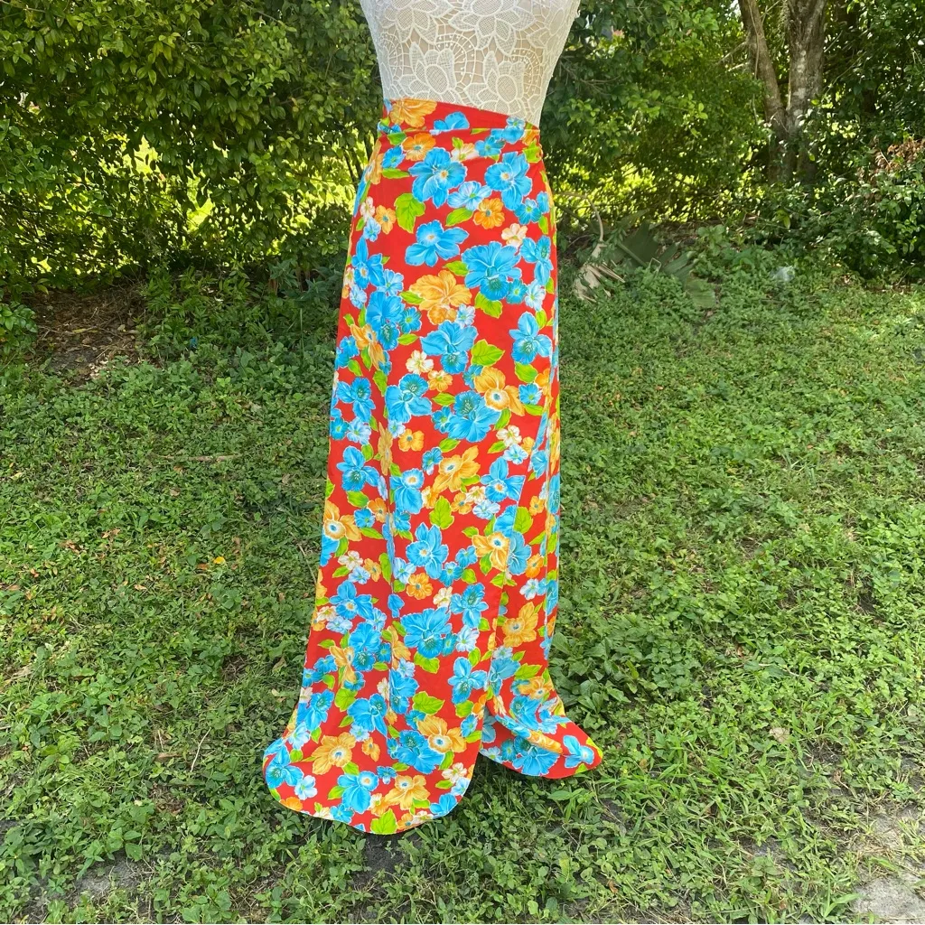 Vintage 1970s Hilo‎ Hatties Full Length Red Hibiscus Print Sarong Multi Use OS Size undefined - Image 8