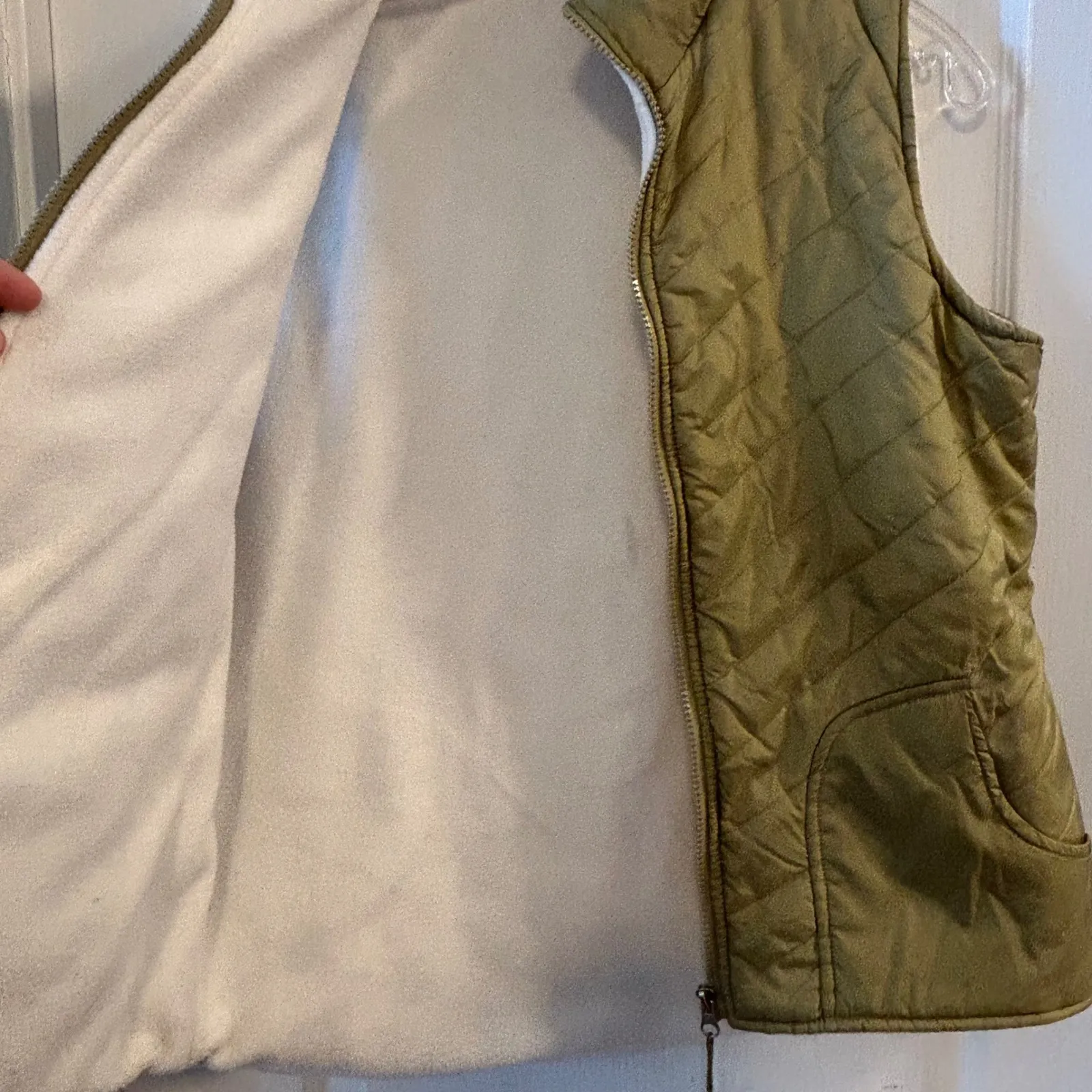 Lena Jeans Women Quilted Vest Olive Green Puffer Fleece Lined Zip Pockets Medium - Image 6