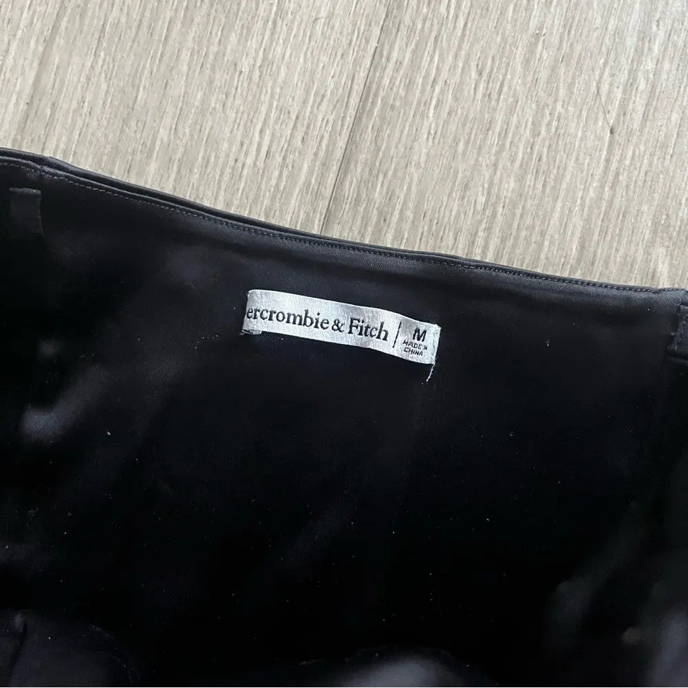 abercrombie and fitch black satin tube top size medium - Image 2