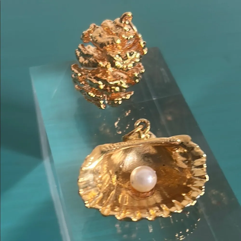 Set of Best of Both Worlds Sea Shell and Forest Pinecone Gold Electroplate Charm - Image 8