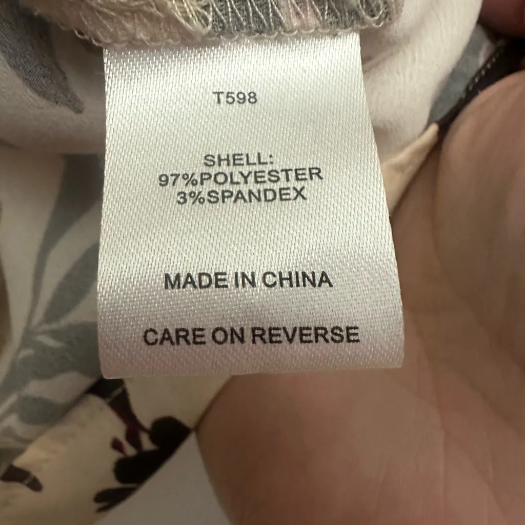 Alexia Admor Lori Top In Oat Floral Size Medium Button Front FLAW - Image 5