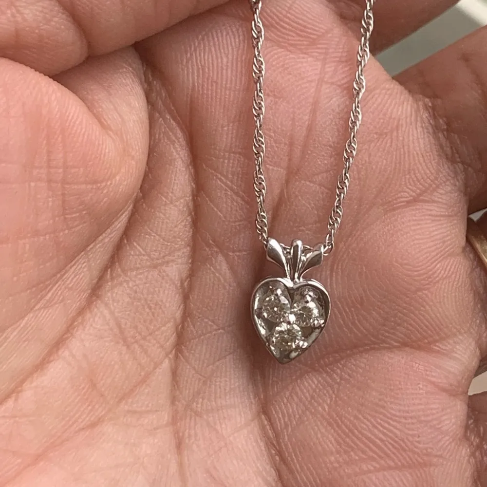 14k White Gold Diamond Heart Shape Necklace - Image 2