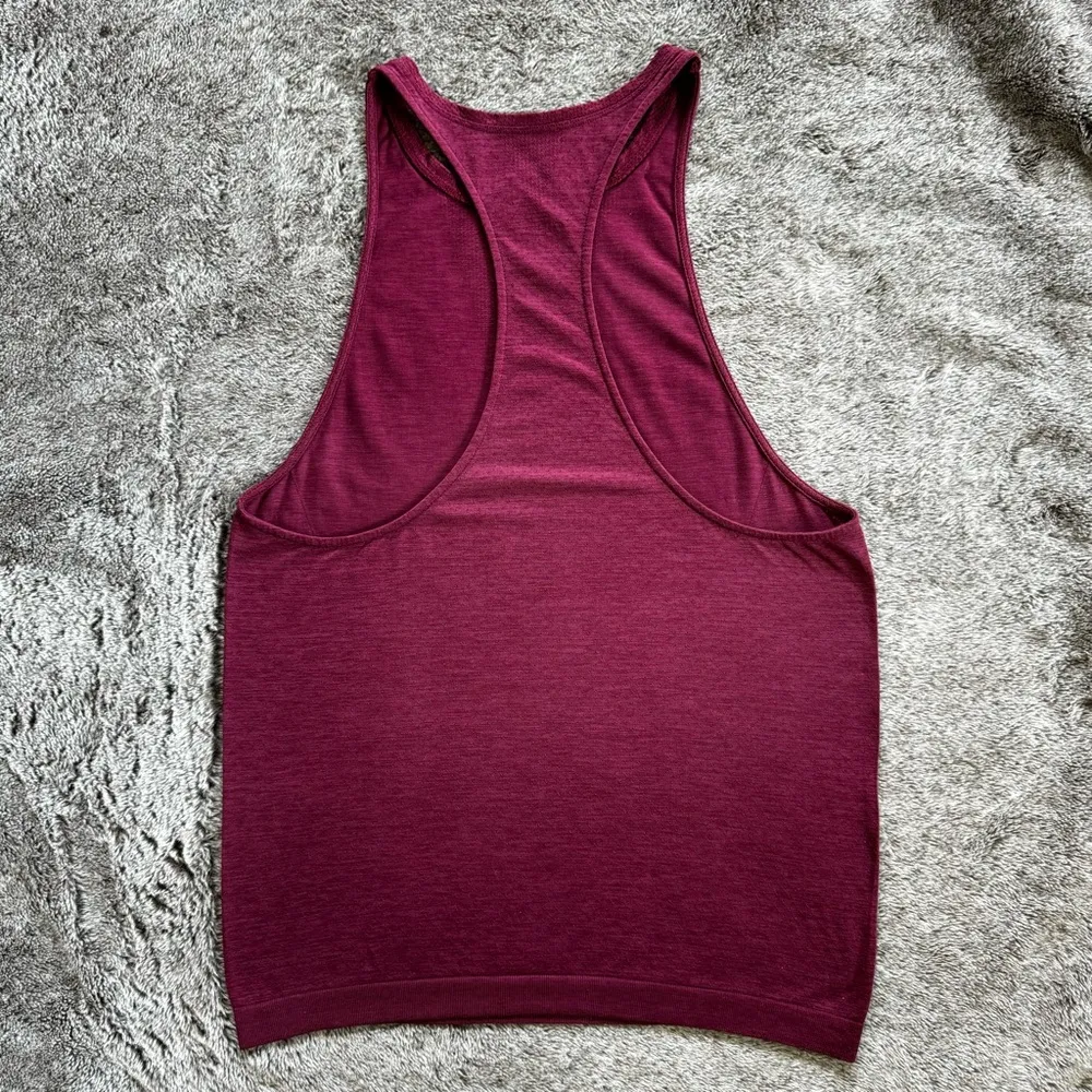 Athleta Seamless Essence Tank Sz S Red/Maroon - Image 6