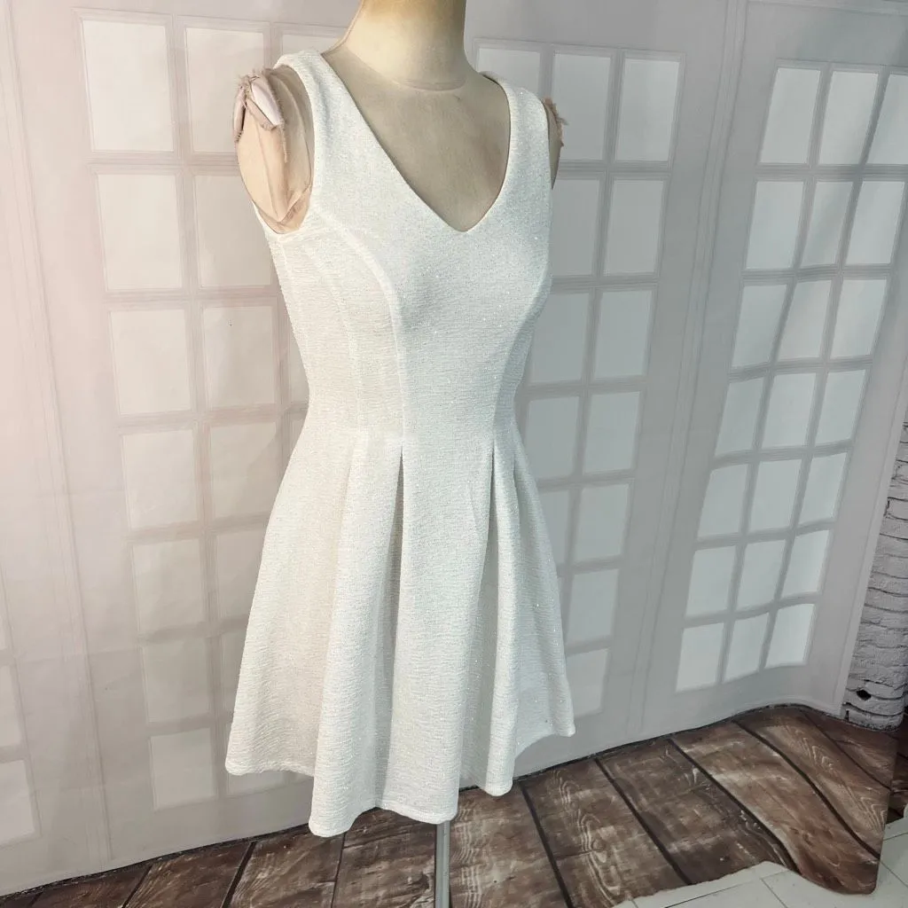 City studio sleeveless v - Image 2