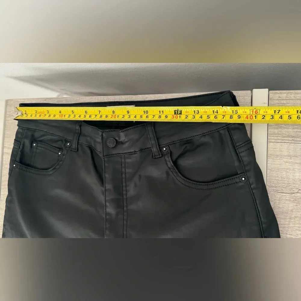 We The Free Pacifica High Rise Slim Straight Leg Jeans Coated Black Rock Sz 31 - Image 6