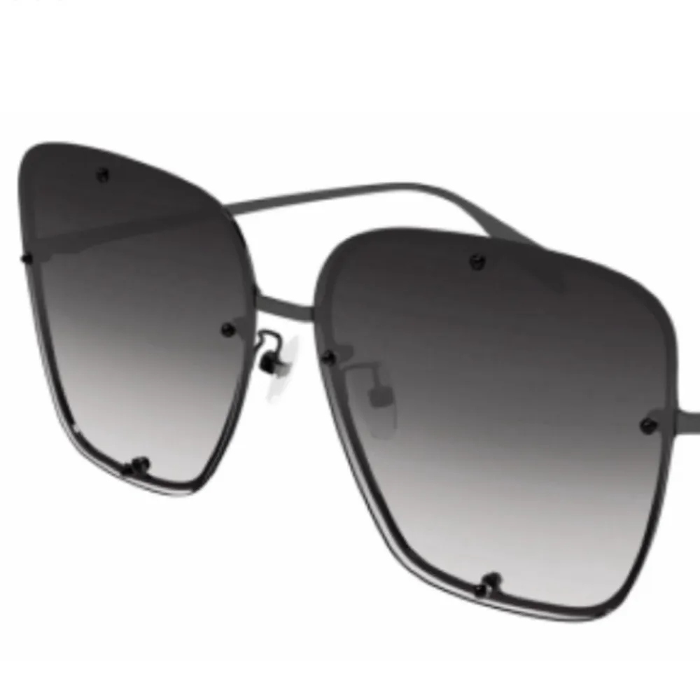 NEW  Oversize Square Frame Sunglasses, 63mm New w/Case - Image 4