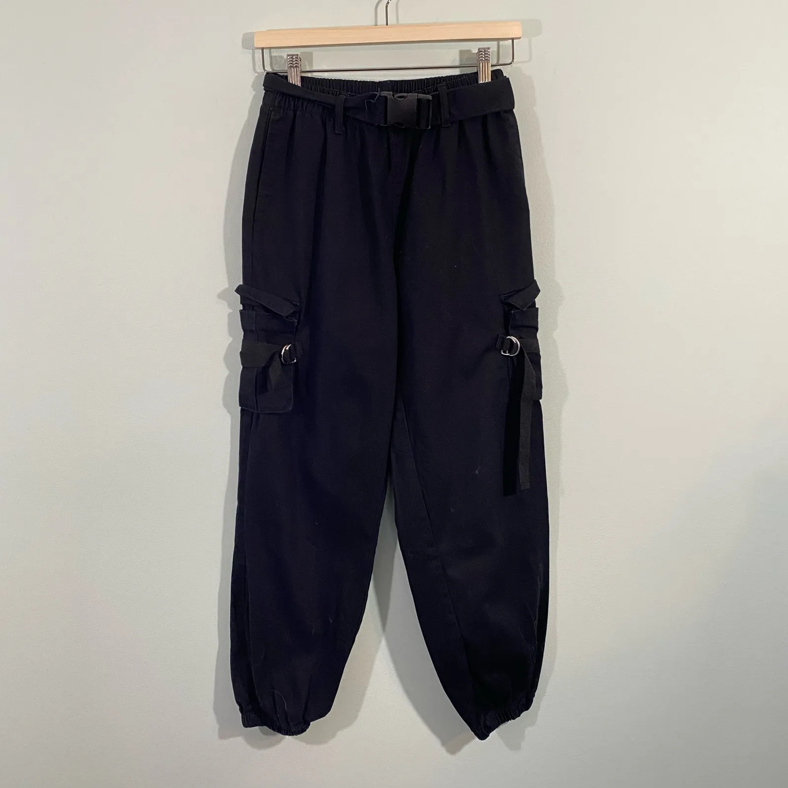 Forever 21 Women's Black Utility Cargo Pants Size M - Image 2