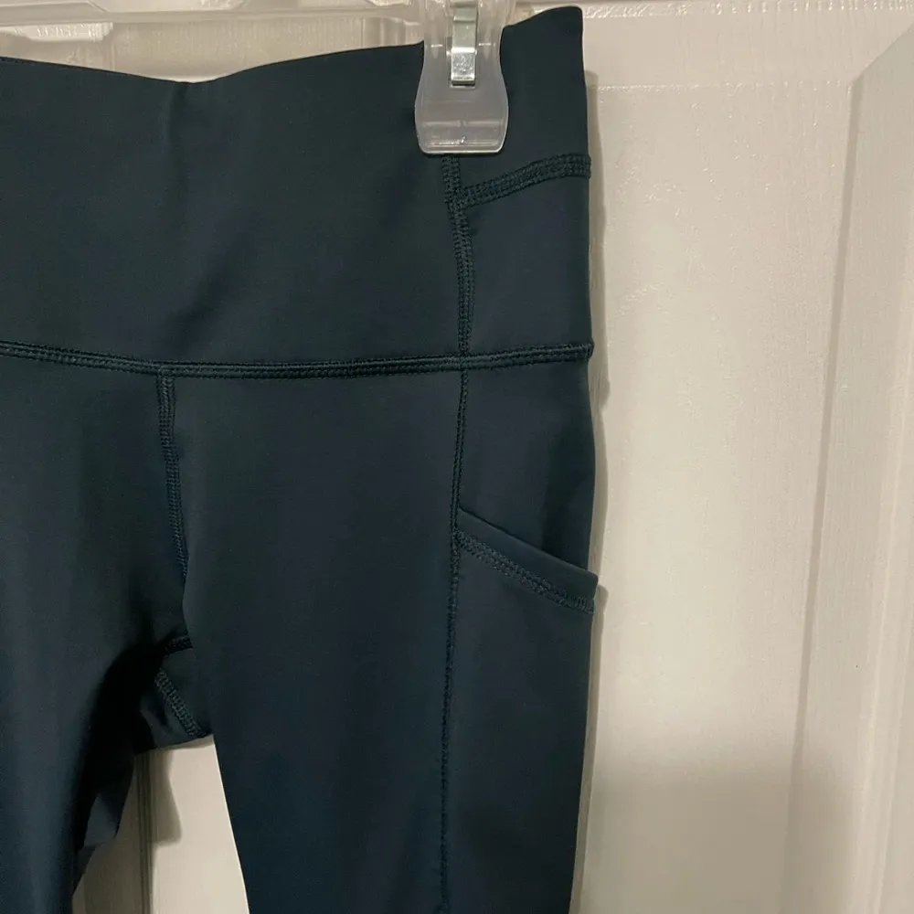 Apana Dark Green Women's Cropped Yoga Pants XS Gym Running Workout Athletic - Image 3