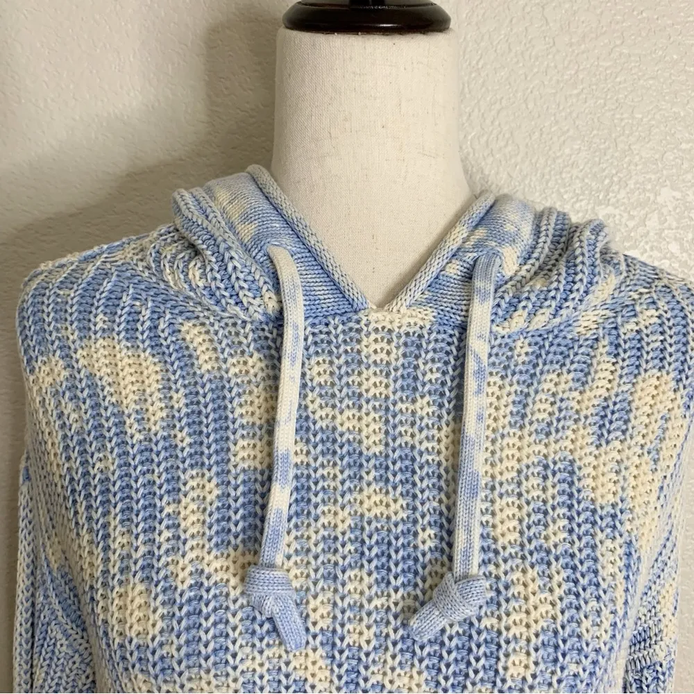 PINK Victoria's Secret Blue Tie Dye Knit Hooded Sweater, Sz Medium - Image 4