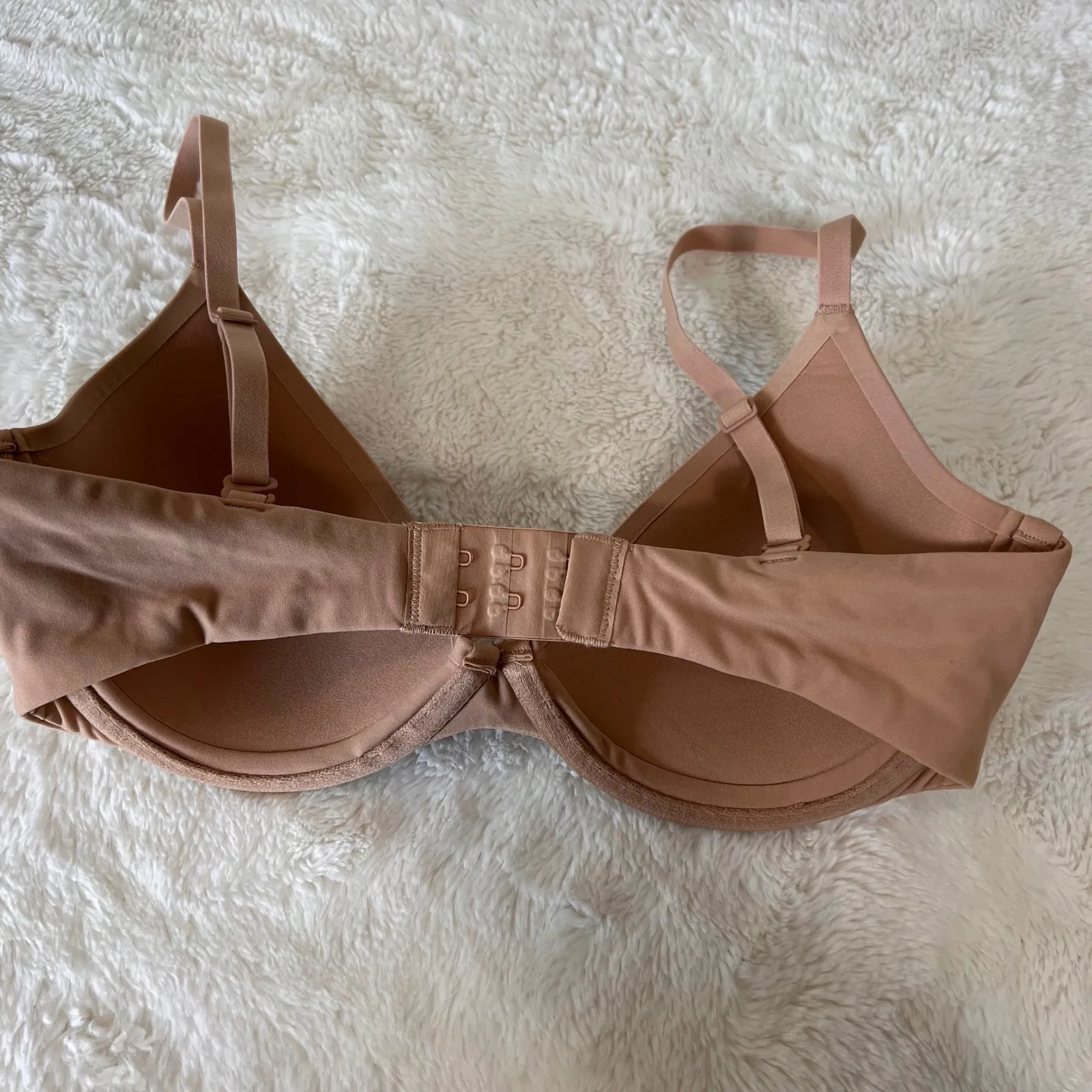 SKIMS T-Shirt Bra Nude Underwire Padded Smooth Everyday Comfort Size 32D NWOT - Image 4