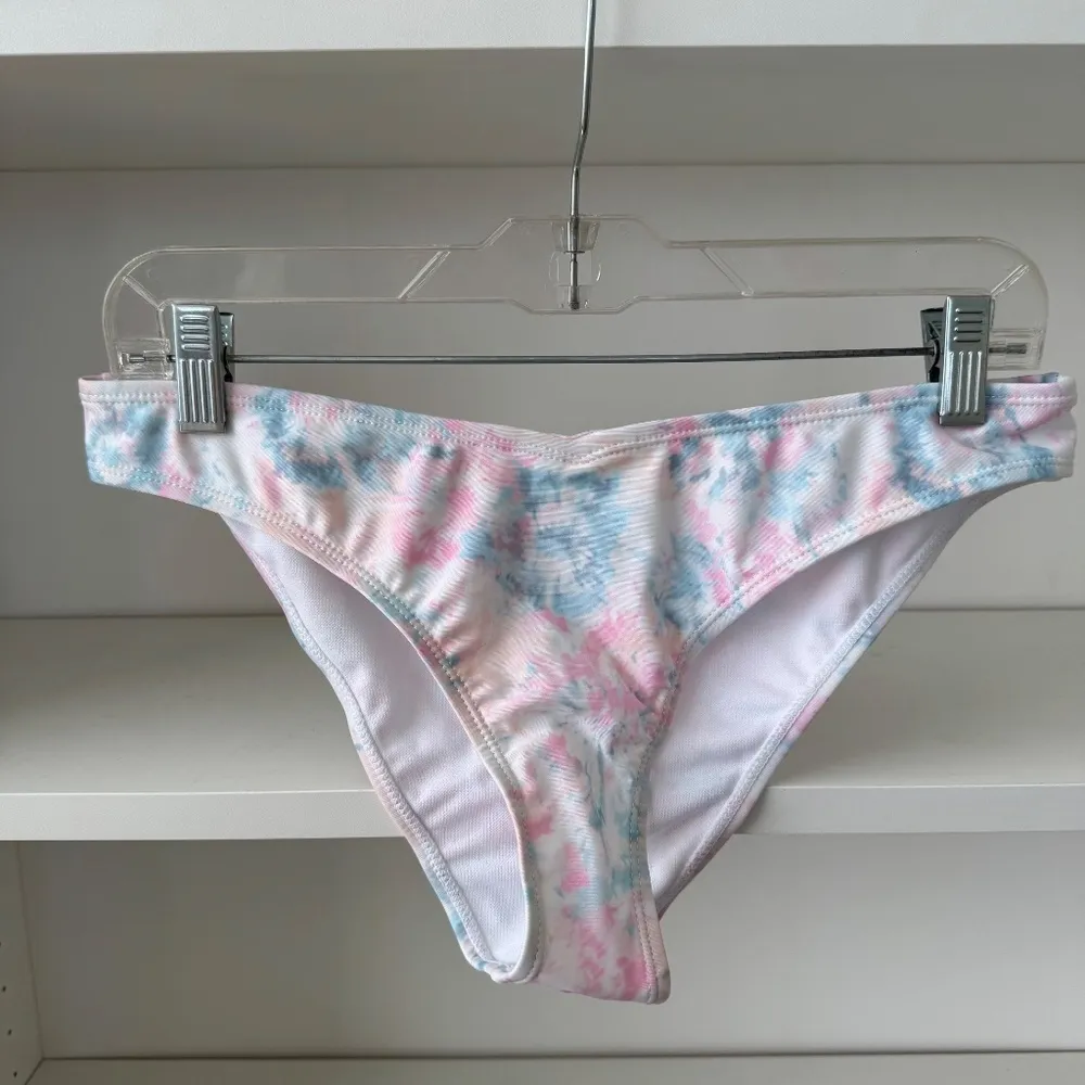 NWT ONIA Tie Dye Triangle Bikini Set - Image 4