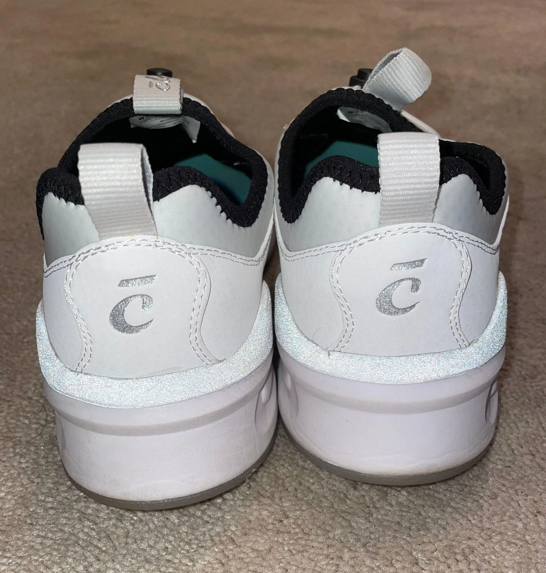 Clove Healthcare Sneakers White - Image 3