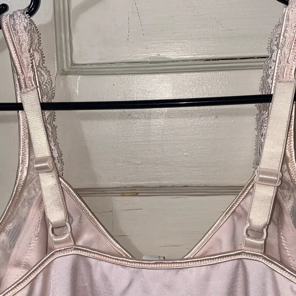 Bali Silky Baby Pink Lacey Bow Lingerie With Underwire & Adjustable Straps 40D - Image 5