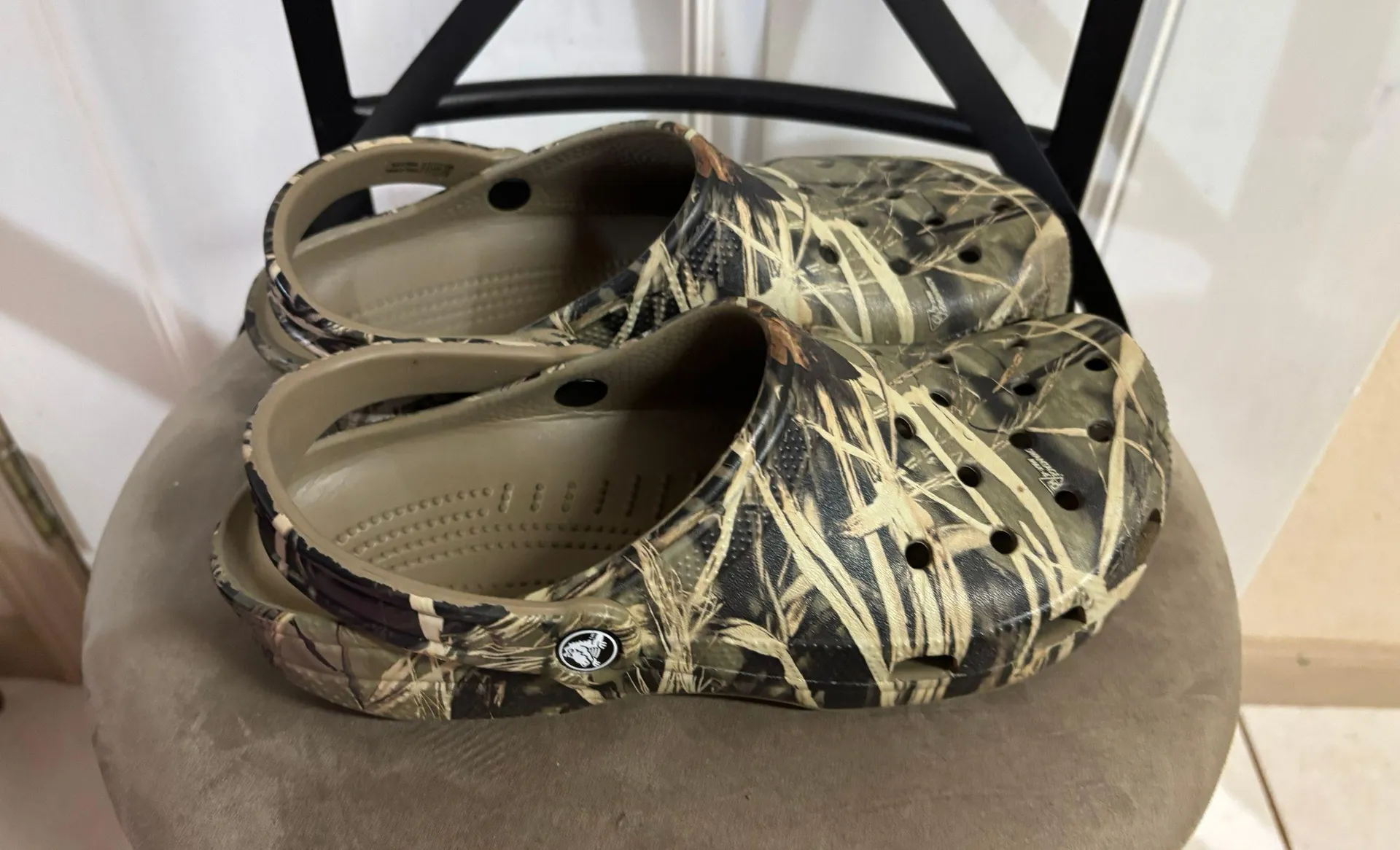 10  Realtree Camo Clogs - Image 3