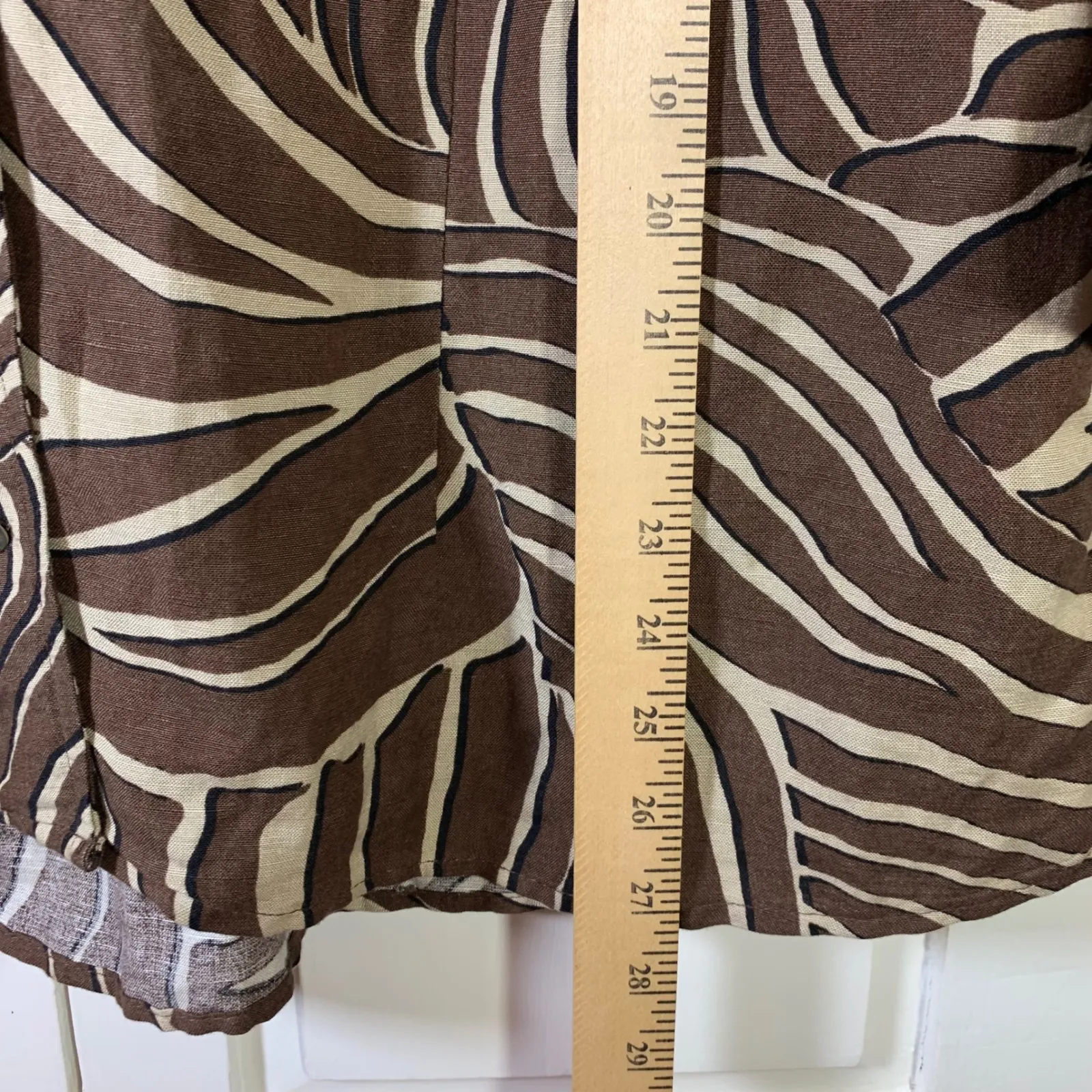 East 5th Woman Linen Blend Abstract Leaf Print Button Down Shirt 1X Resort Brown - Image 5