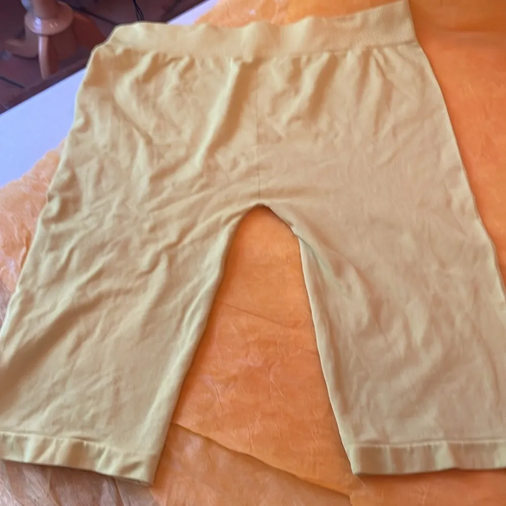 Bike shorts Yellow Size L - Image 3