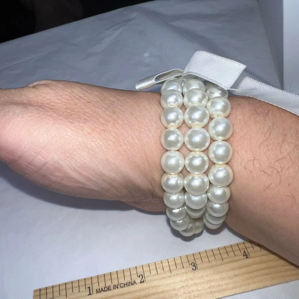 Ribbon Tie Triple‎ Strand Faux Pearl Stretch Bracelets - Image 2