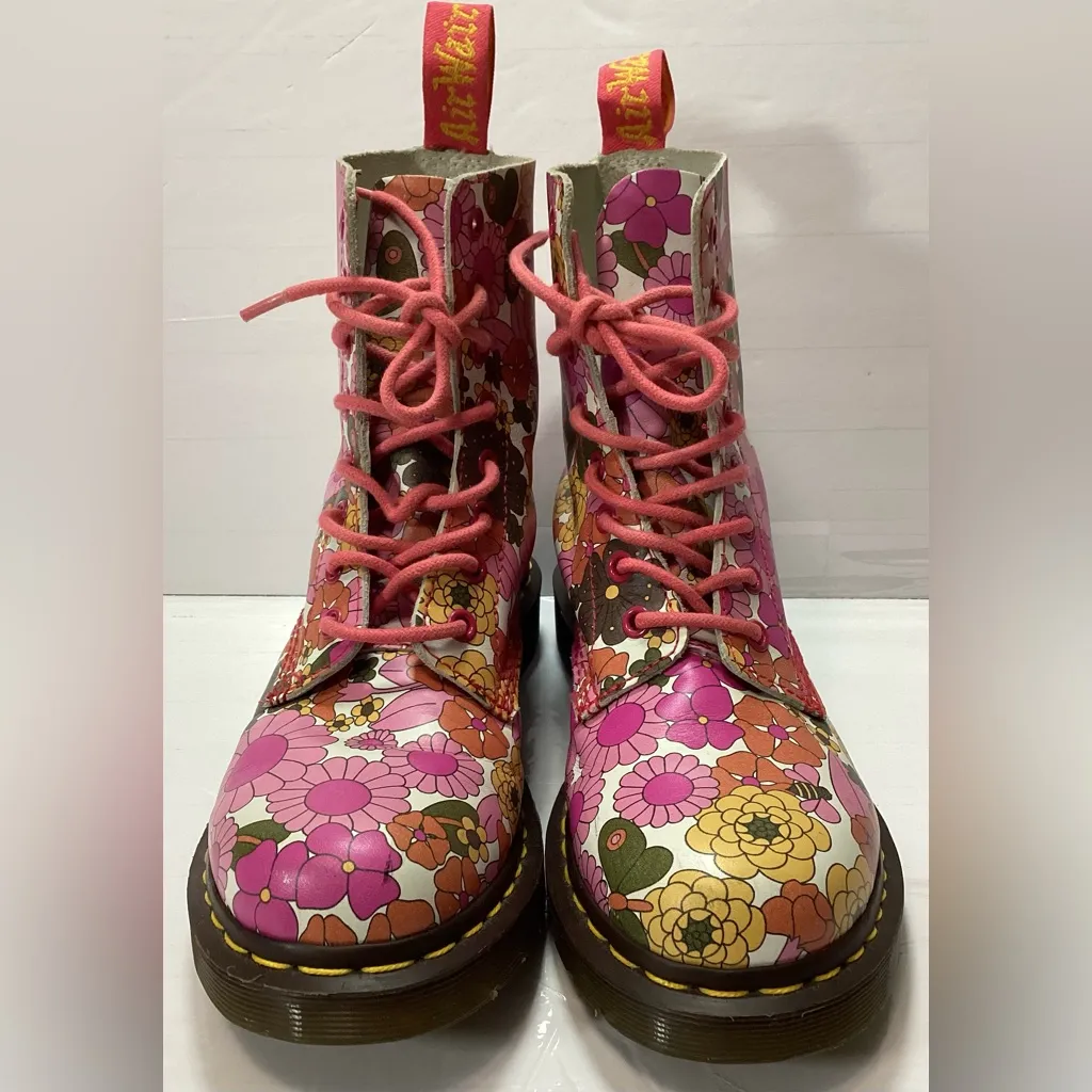 Dr martens pascal women’s pink Daisy vintage stile Boots size 8 leather - Image 2