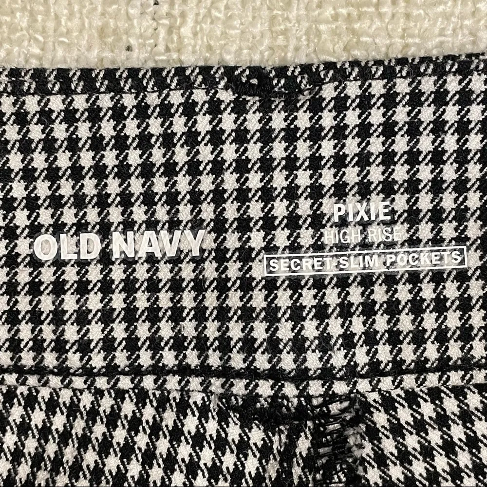 Old Navy High Waist Pixie Ankle Pants - Image 8